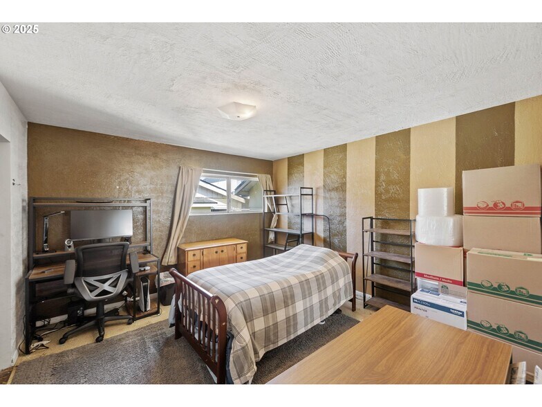 More Photos Of 2235 Broadway Ave, North Bend General Retail For Sale