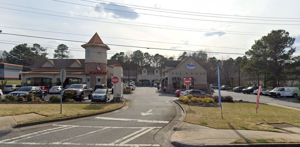 More Photos Of 2655 N Cobb Pky, Kennesaw Storefront For Lease