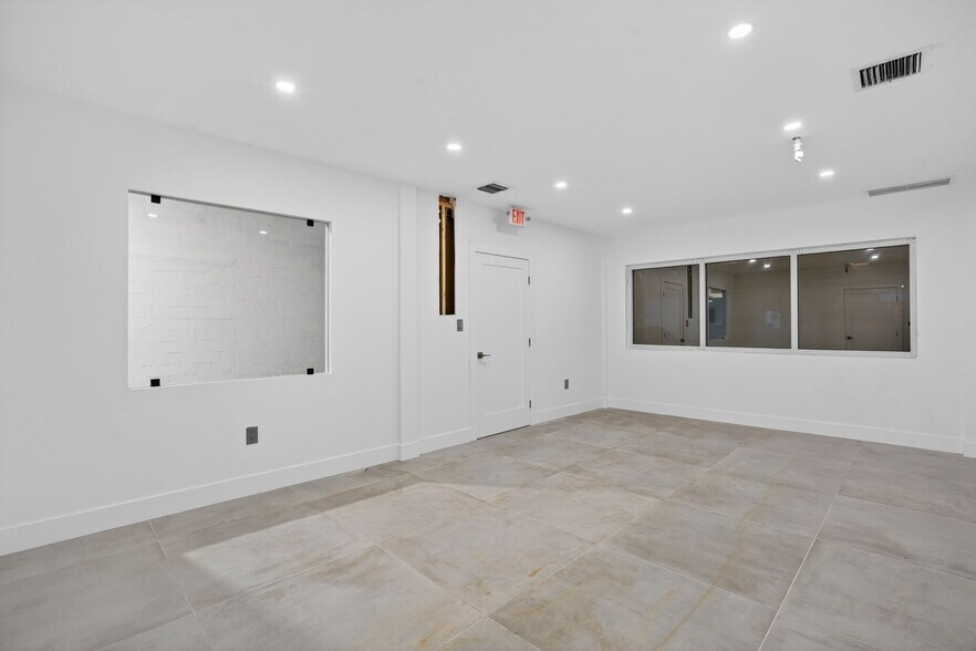 More Photos Of 16300 SW 137th Ave, Miami Warehouse For Lease