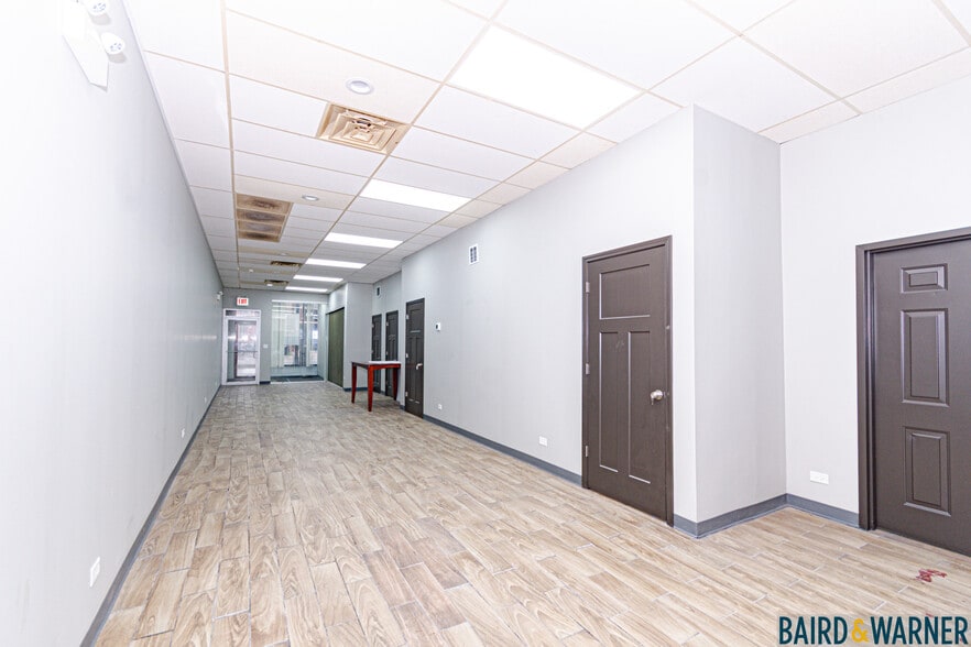 More Photos Of 4827-4831 W Irving Park Rd, Chicago Office For Lease