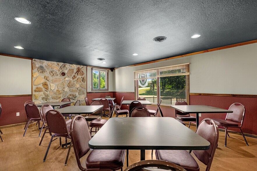 More Photos Of 2079 State Road Y, Linn Creek Restaurant For Sale