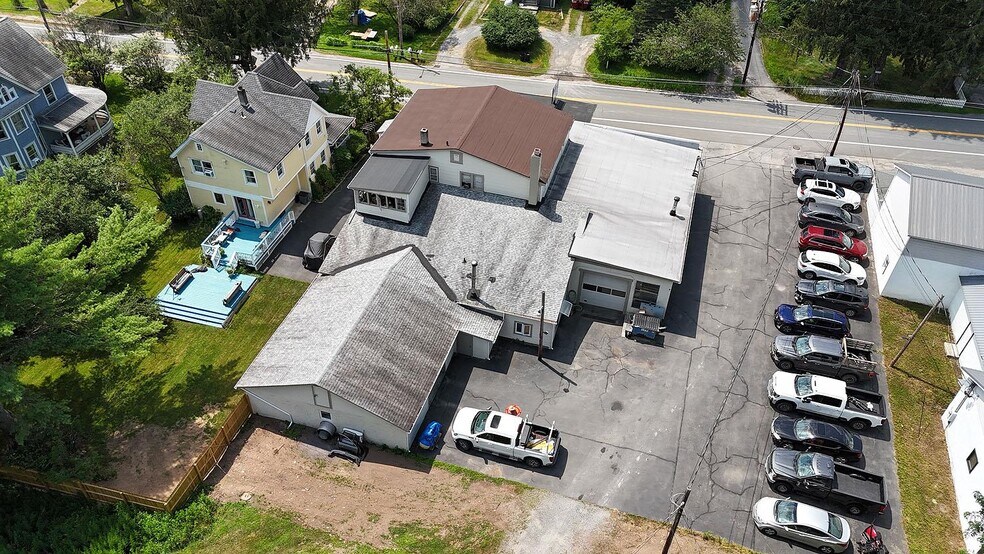 More Photos Of 5013 New York 52, Jeffersonville Auto Repair For Sale