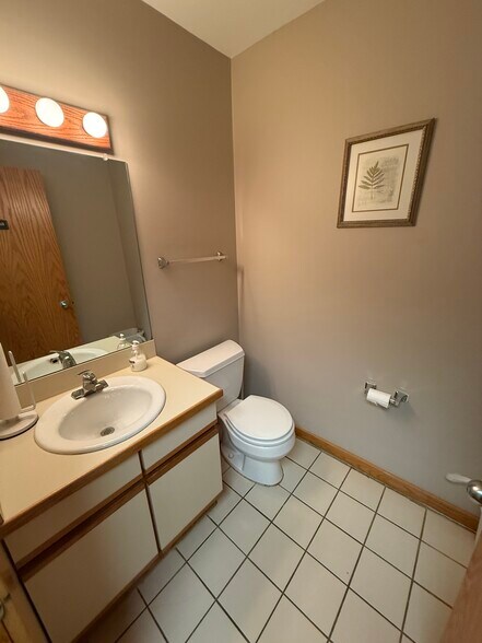 More Photos Of 8287-8289 Loop Rd, Baldwinsville Office For Lease