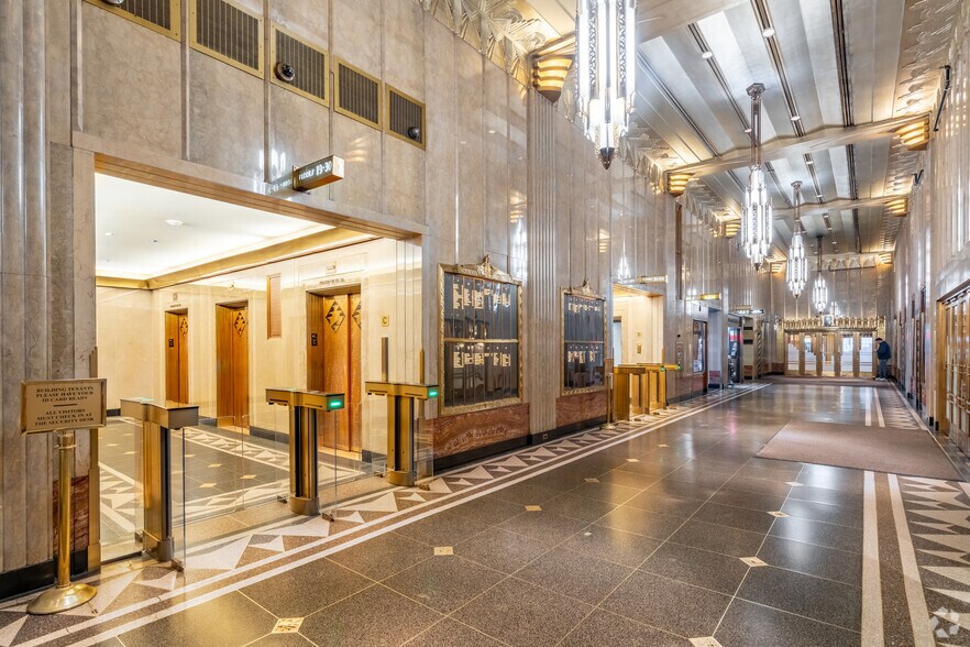 More Photos Of 122 E 42nd St, New York Coworking Space