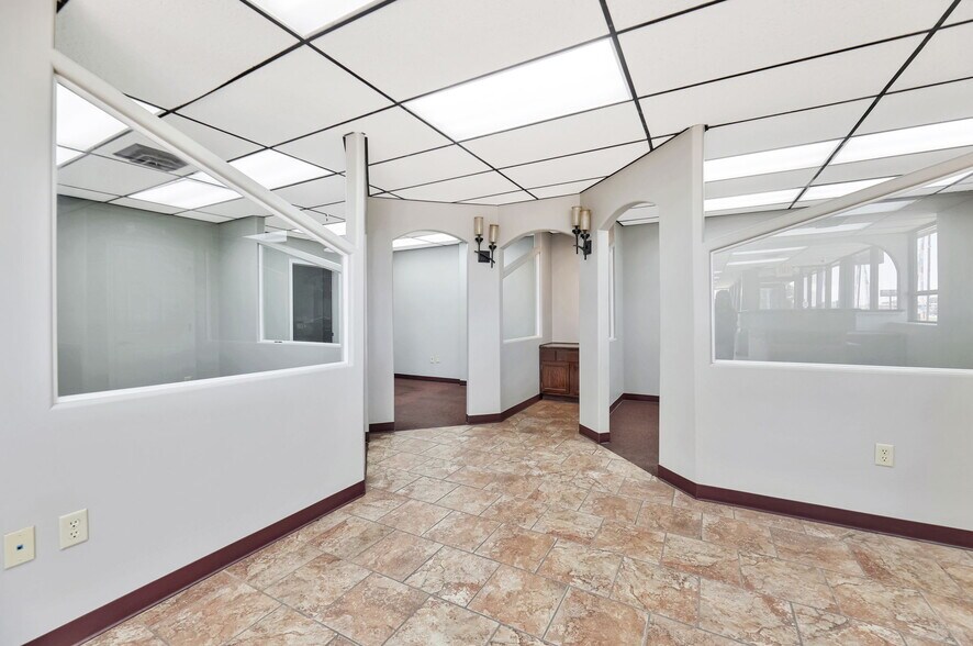 More Photos Of 11209 W Kellogg, Wichita Auto Dealership For Sale