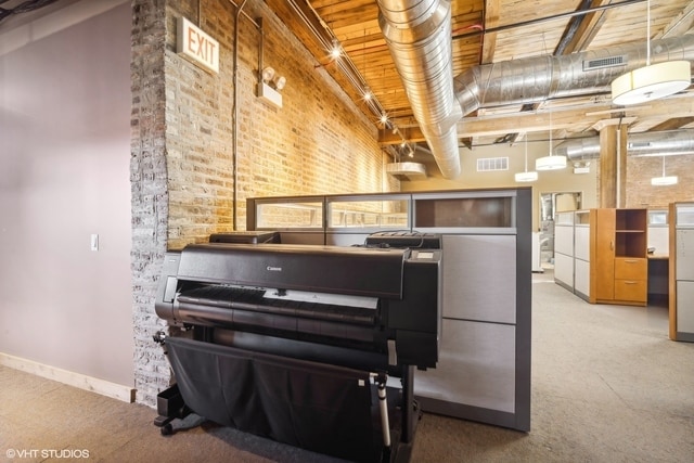 More Photos Of 1348 W Concord Pl, Chicago Office For Sale