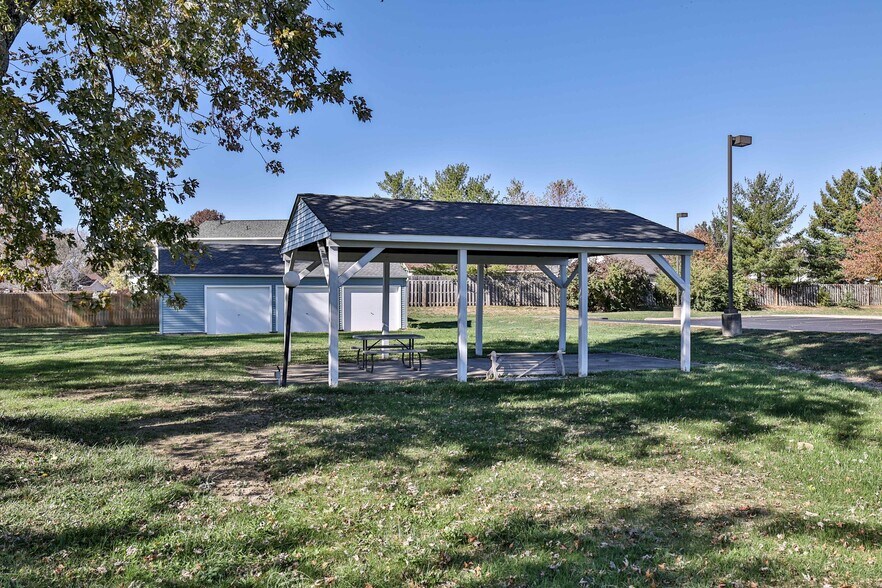 More Photos Of 8523 Cincinnati-Columbus Rd, West Chester Office For Sale