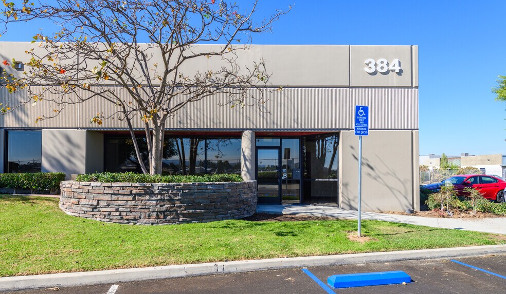 More Photos Of 380-384 Clinton St, Costa Mesa Manufacturing For Lease