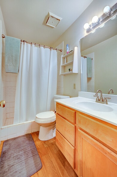 More Photos Of 400 W Lynwood Ave, San Antonio Apartments For Sale