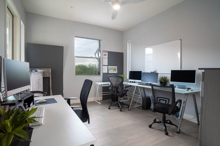 More Photos Of 16580 N 92nd St, Scottsdale Office Residential For Lease