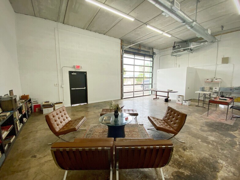 More Photos Of 290 NW 73rd St, Miami Service For Lease