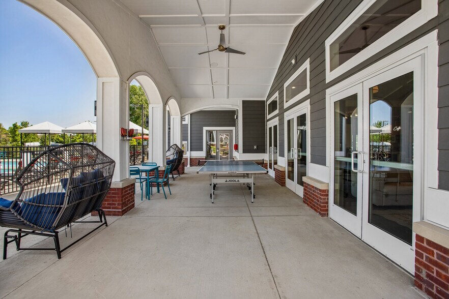More Photos Of 1 Campus Edge Dr, Edwardsville Apartments For Sale