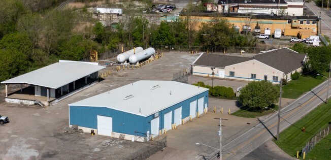 More Photos Of 37401 Stevens Blvd, Willoughby Flex For Sale