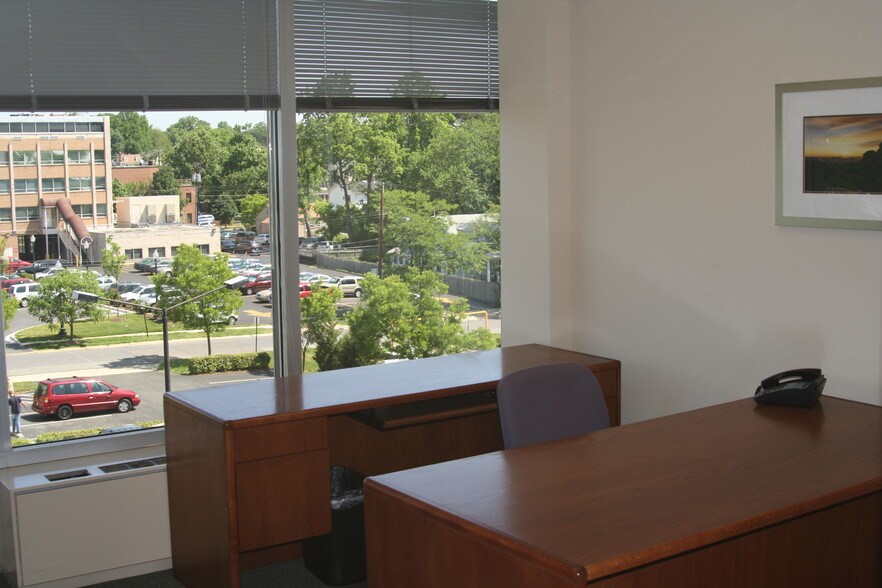 More Photos Of 10605 Concord St, Kensington Office For Lease