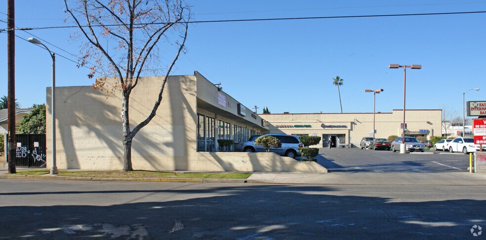More Photos Of 300-322 W Valley Blvd, Alhambra Freestanding For Lease