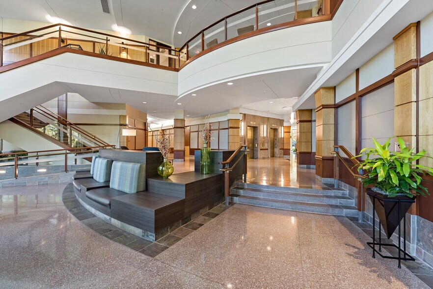 More Photos Of 10400 Viking Dr, Eden Prairie Office For Lease