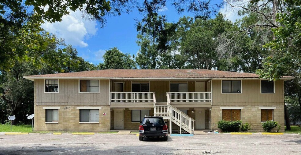 Primary Photo Of 6816 SW 4th Pl, Gainesville Apartments For Sale