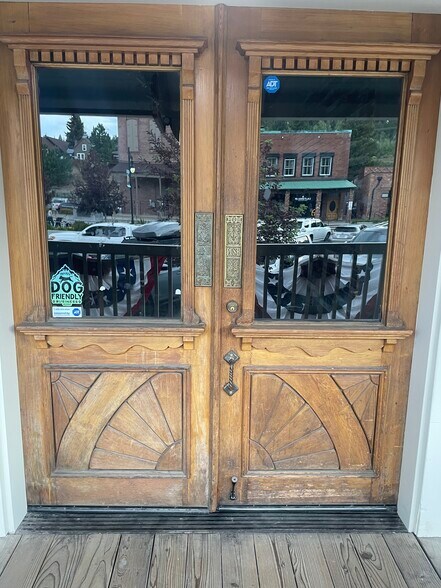 More Photos Of 10115 Donner Pass Rd, Truckee Storefront For Lease