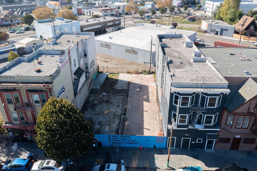 More Photos Of 2321-2323 San Pablo Ave, Oakland Warehouse For Sale