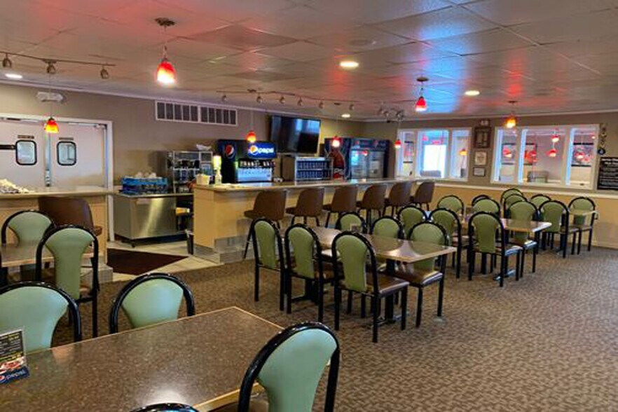 More Photos Of 1565 Marion-Waldo Rd, Marion General Retail For Sale