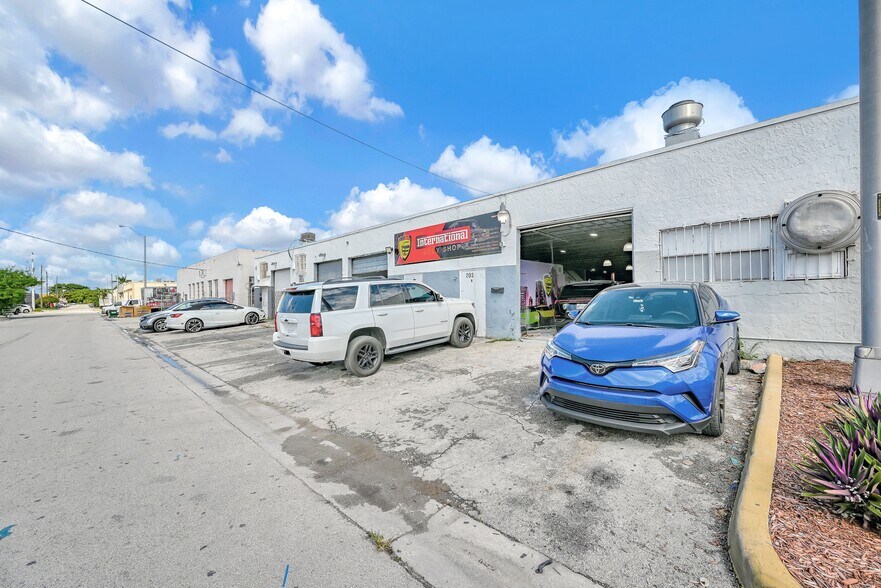 More Photos Of 205 W 22nd St, Hialeah Warehouse For Sale