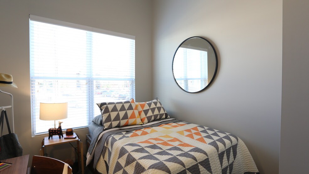 More Photos Of 1400 N High St, Columbus Apartments For Lease