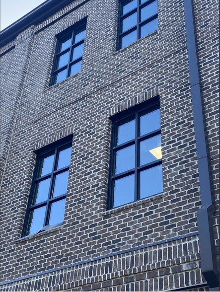 More Photos Of 120 Riverview Dr, Savannah Office For Lease