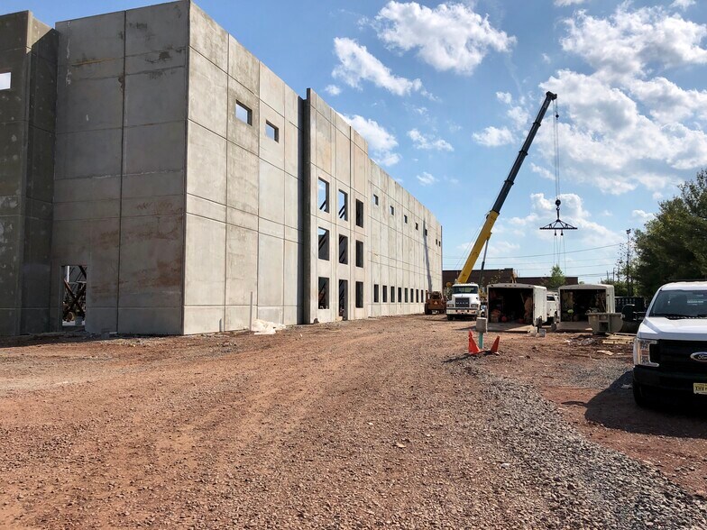 More Photos Of 520 Jersey Ave, New Brunswick Warehouse For Lease