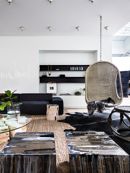 More Photos Of 3146 W Chicago Ave, Chicago Showroom For Sale