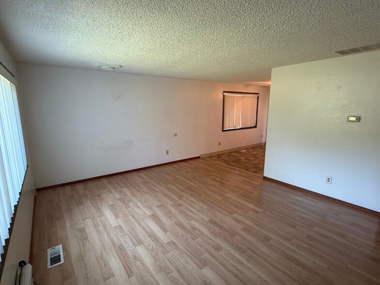 More Photos Of 3321-3323 SE 12th St, Gresham Apartments For Sale