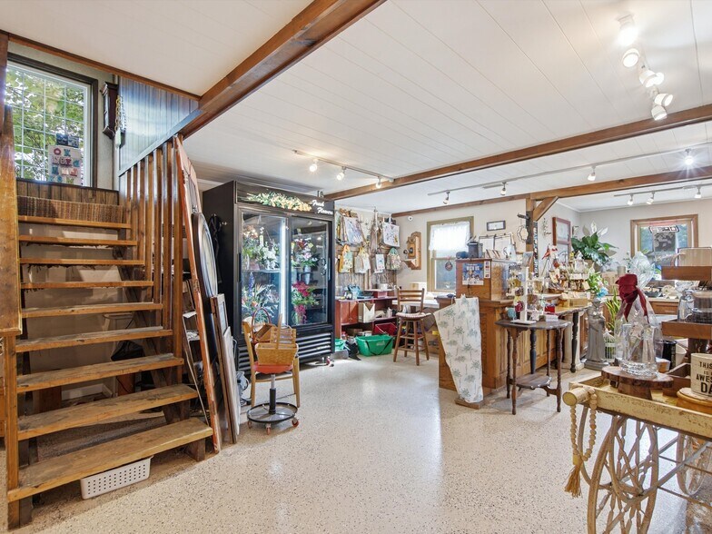 More Photos Of 425 S Ortonville Rd, Ortonville Freestanding For Sale