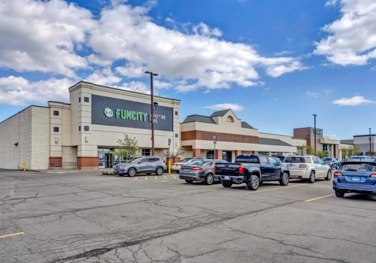 More Photos Of 3733-3735 Union Rd, Cheektowaga Unknown For Lease