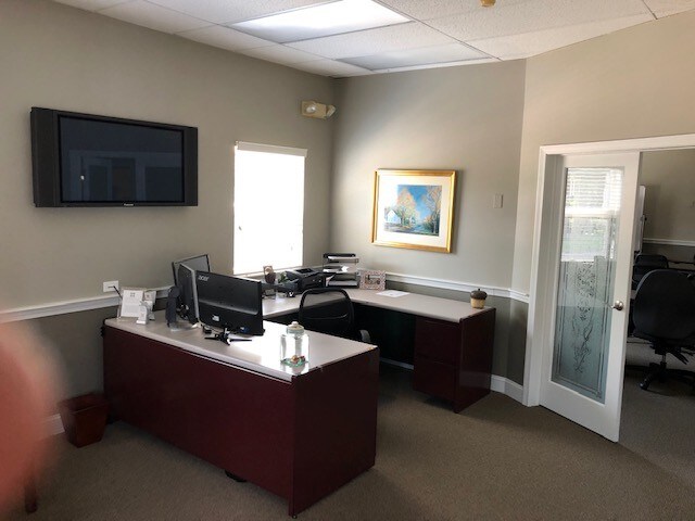 More Photos Of 102 Halls Rd, Old Lyme Office For Lease