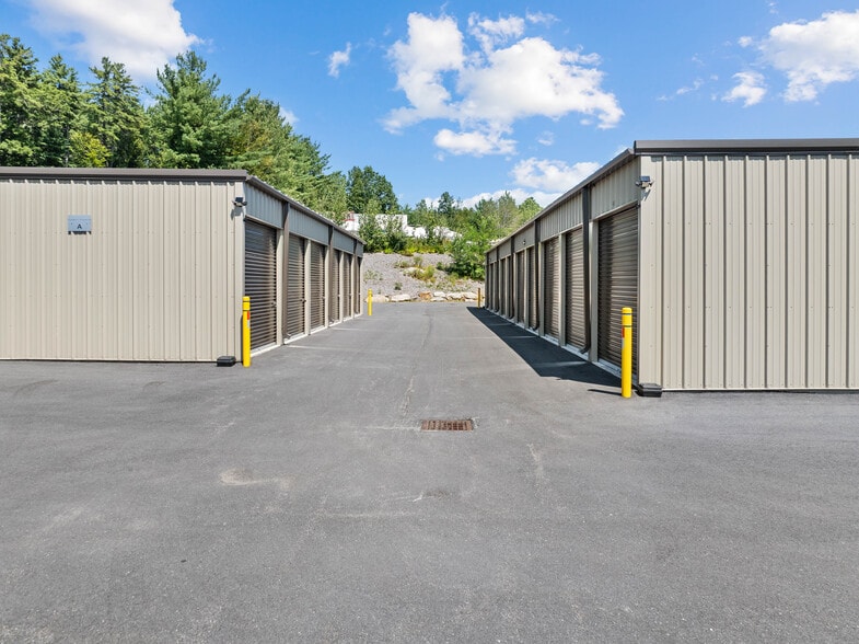 More Photos Of 30 Waterford Pl, Laconia Self Storage For Sale
