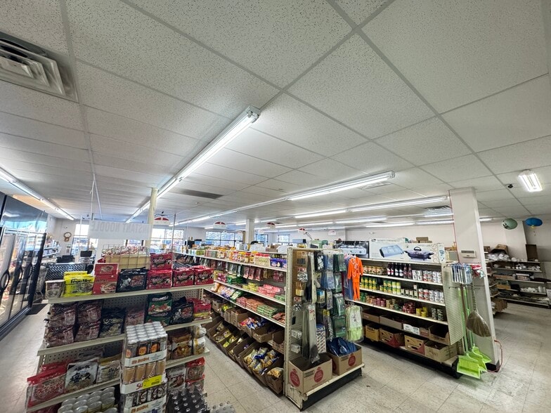 More Photos Of 1101 N McCord Rd, Toledo Storefront For Lease