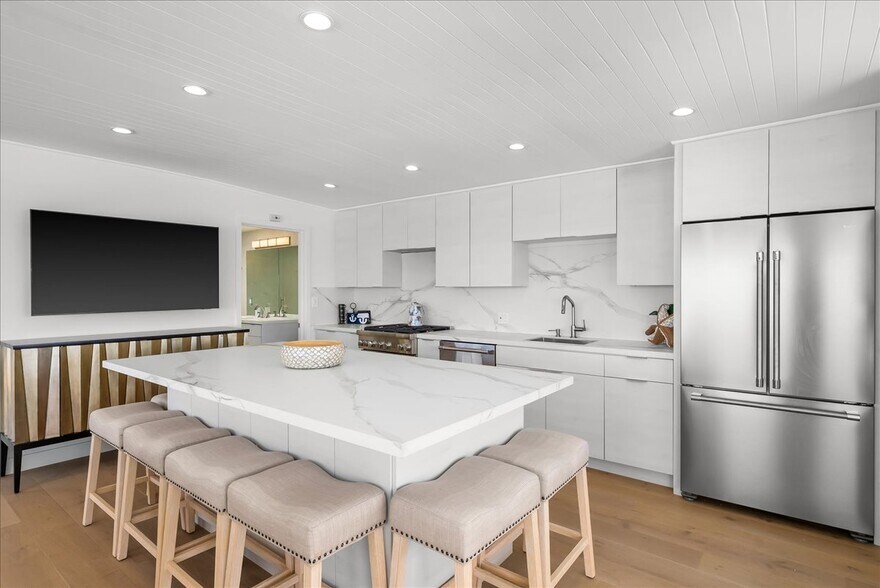 More Photos Of 3921 Highland Ave, Manhattan Beach Storefront Retail Residential For Sale