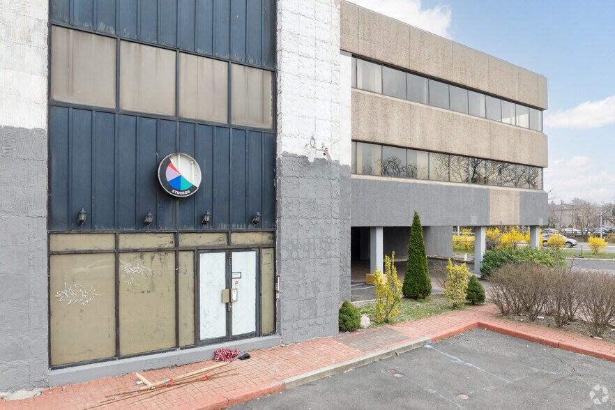 More Photos Of 24 Meadowlands Pky, Secaucus Office For Sale