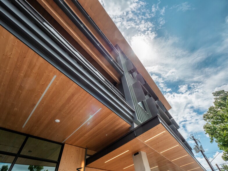 More Photos Of 2422 E 7th St, Austin Office For Lease
