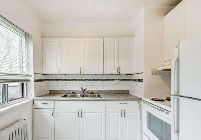 More Photos Of 6 Lake Shore Dr, Toronto Apartments For Sale