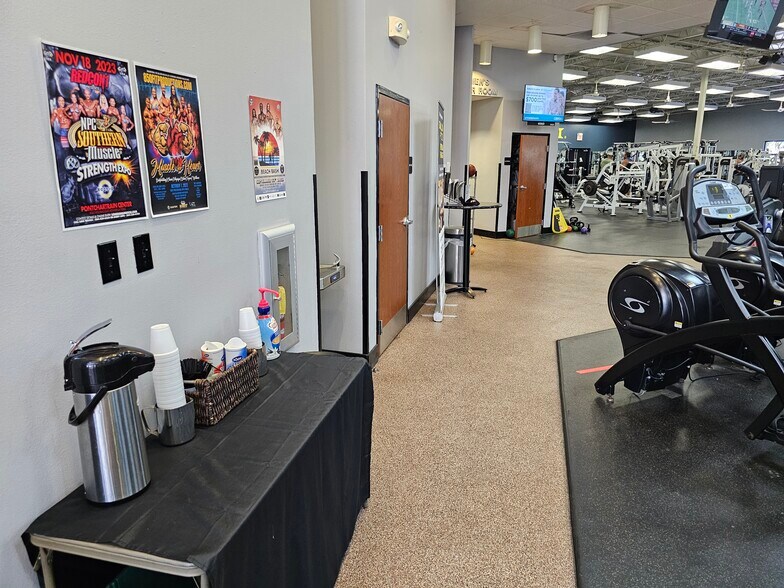 More Photos Of 140 Eglin Pky SE, Fort Walton Beach Health Club For Sale