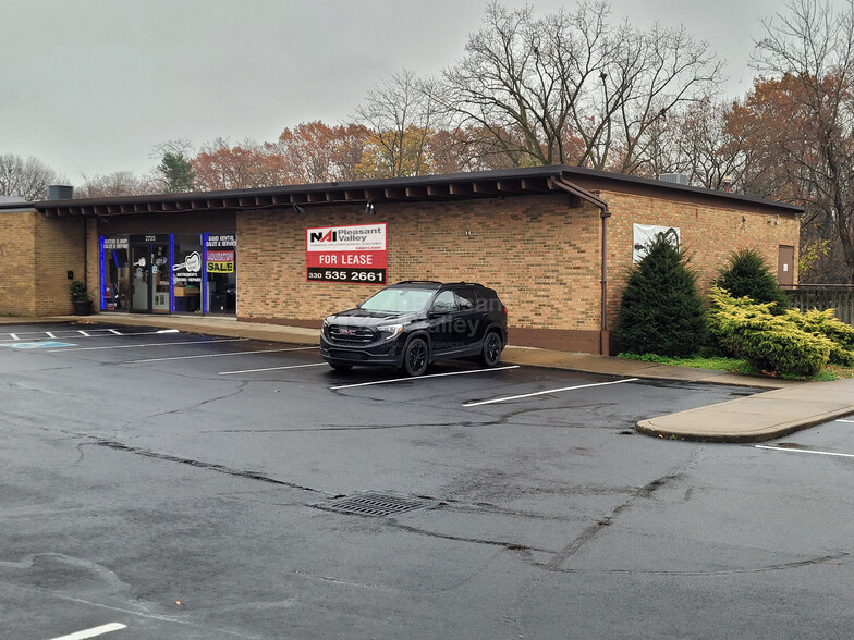 Primary Photo Of 2719-2737 Front St, Cuyahoga Falls Office For Lease