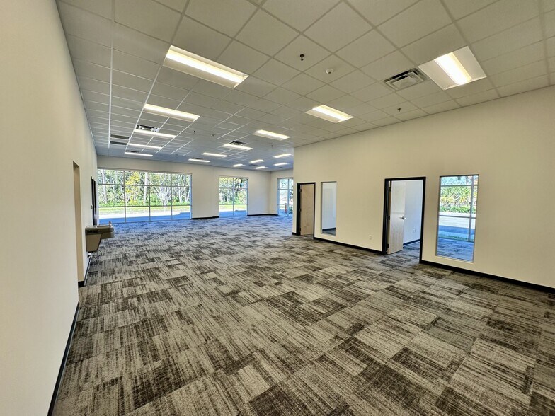 More Photos Of 3336 W 5th St, Sanford Unknown For Lease