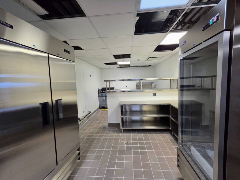 More Photos Of 5050 N Broadway St, Chicago Apartments For Lease