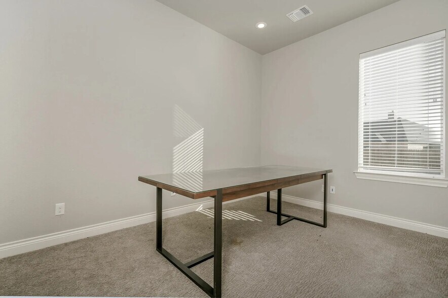 More Photos Of 2100 FM Hwy 2590, Canyon Office For Lease