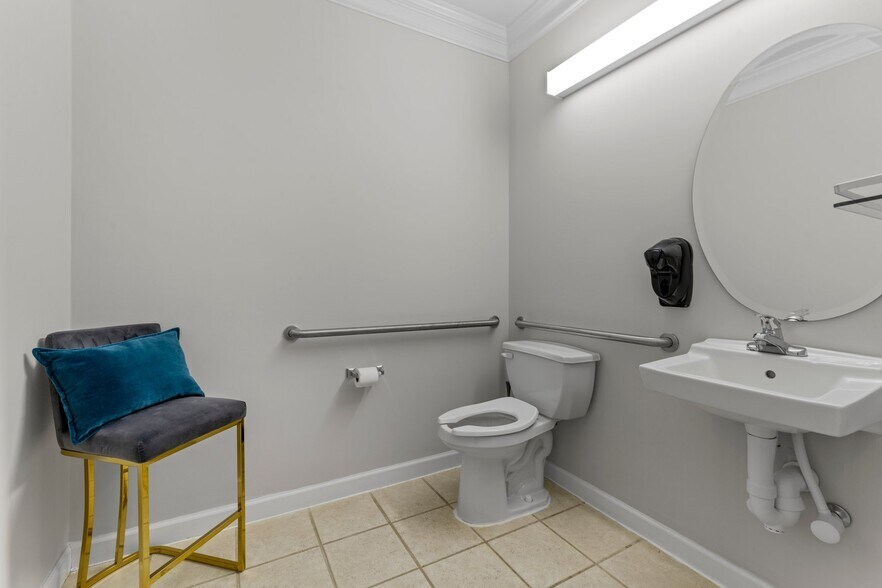 More Photos Of 6531 Creedmoor Rd, Raleigh Office For Sale