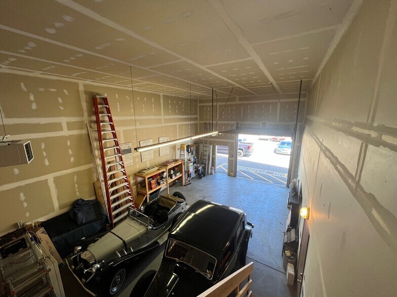 More Photos Of 2707 W Eisenhower Blvd, Loveland Warehouse For Lease