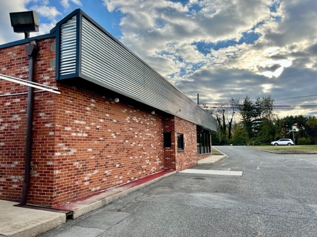 More Photos Of 8457-8459 Fort Smallwood Rd, Pasadena Fast Food For Lease