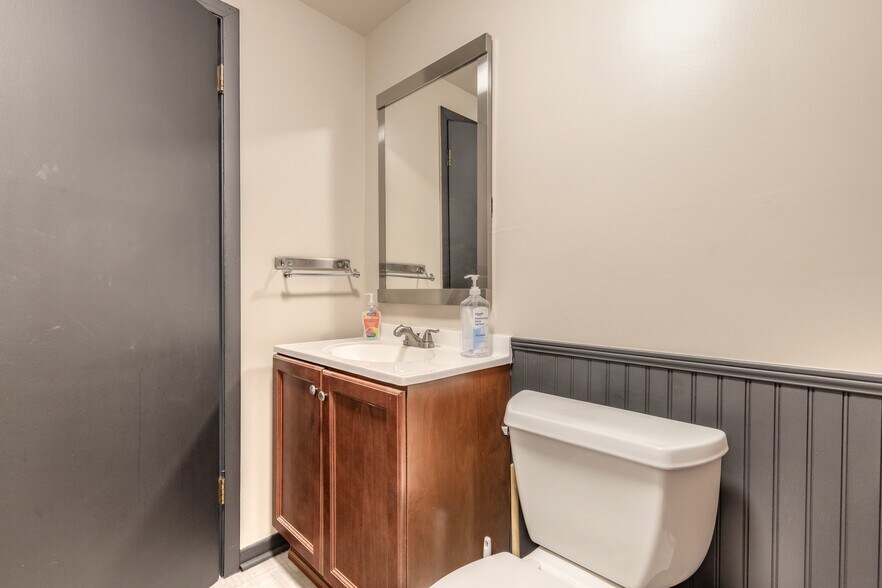 More Photos Of 418 Canal St, New Smyrna Beach Loft Creative Space For Sale