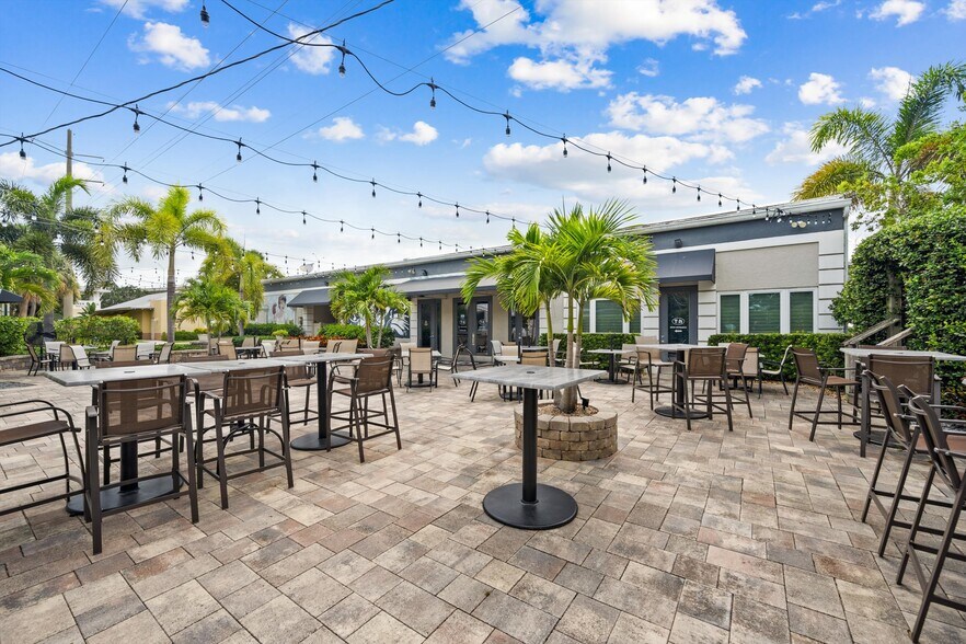 More Photos Of 514 NW Dixie Hwy, Stuart General Retail For Sale