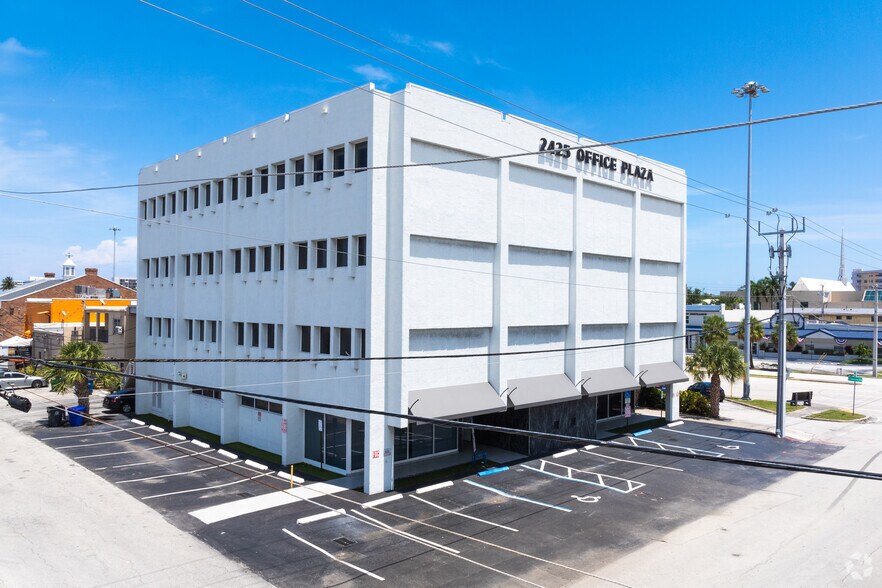 More Photos Of 2425 E Commercial Blvd, Fort Lauderdale Medical For Lease
